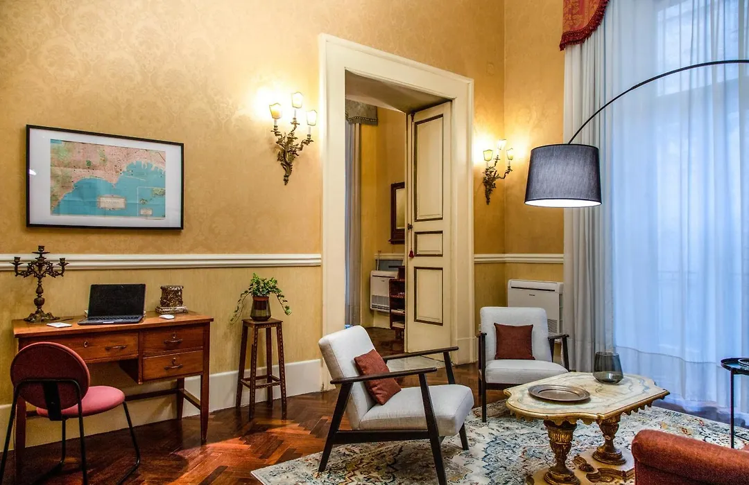 Royal Arthouse Lady Marys Tribunali Luxury Suite - Family Apartment-1